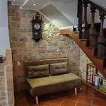 Franz's House - Connie's Heritage Apartment *