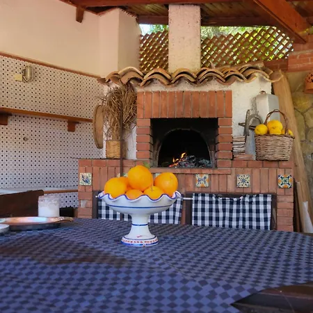 Апартаменты Franz's House - Connie's Heritage Чефалу