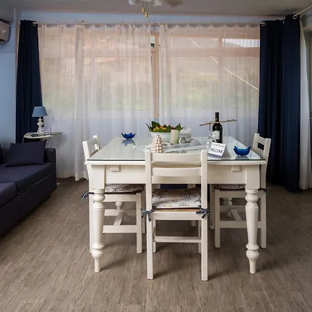 Franz's House - Connie's Heritage Апартаменты Чефалу