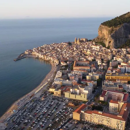 Franz's House - Connie's Heritage Cefalù