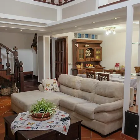 شقة Franz's House - Connie's Heritage *